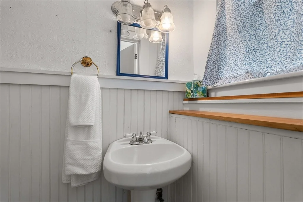 Photo of 855 Commonwealth Ave