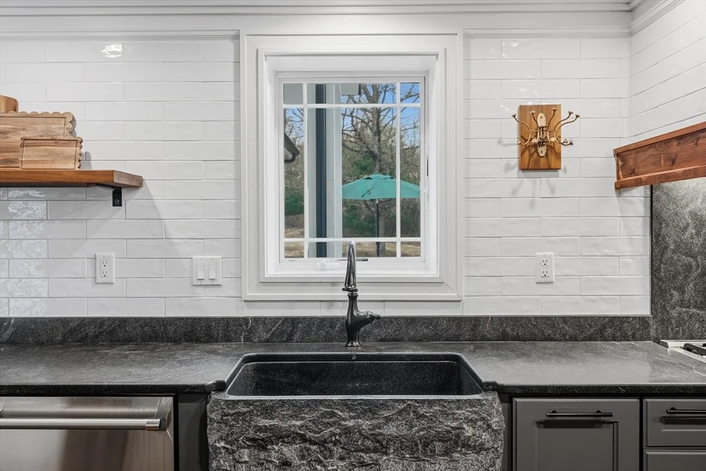 Photo of 158 Pinecrest Rd