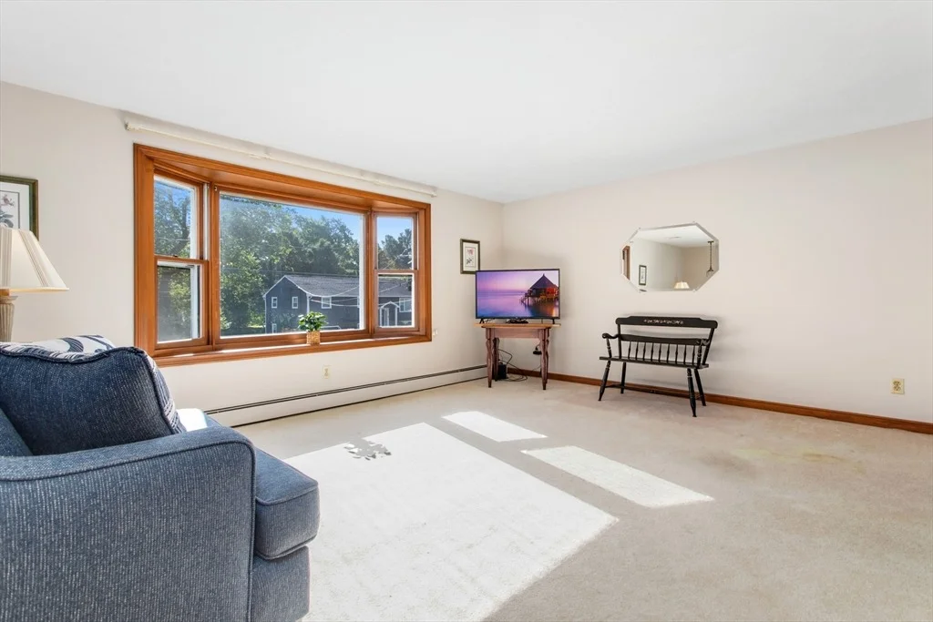 Photo of 9 Hemlock Rd