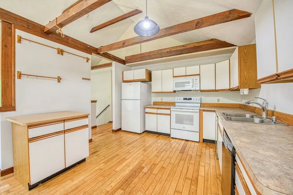 Photo of 6 Daniel Dr