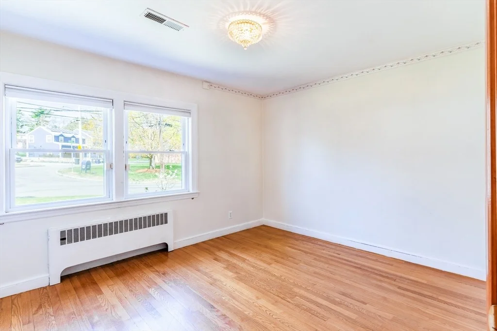 Photo of 12 Longmeadow Rd