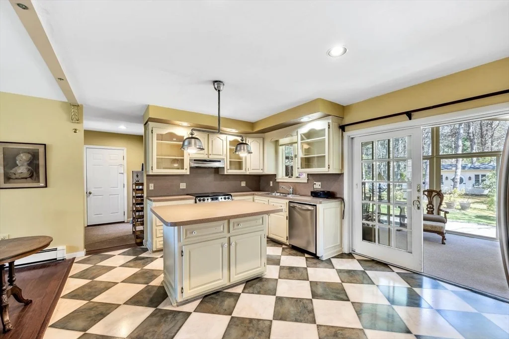 Photo of 50 Bayshore Dr