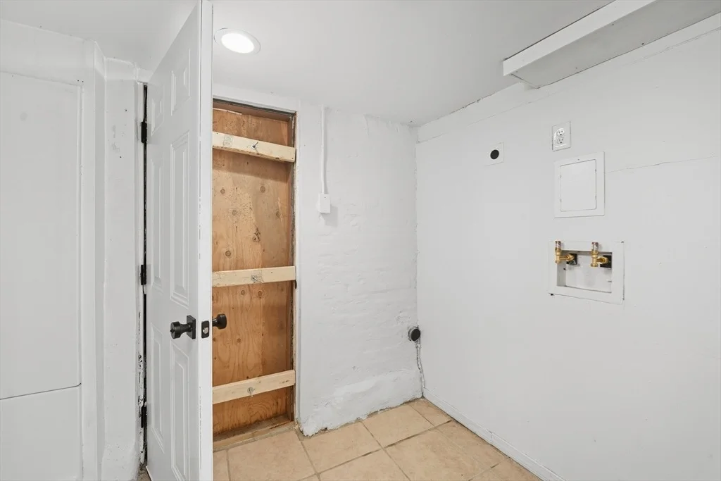 Photo of 934 Main St