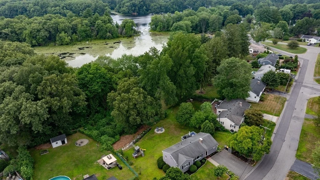 Photo of 175 Edgewater Dr.