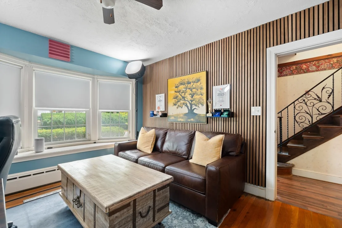 Photo of 163 Oakside Ave