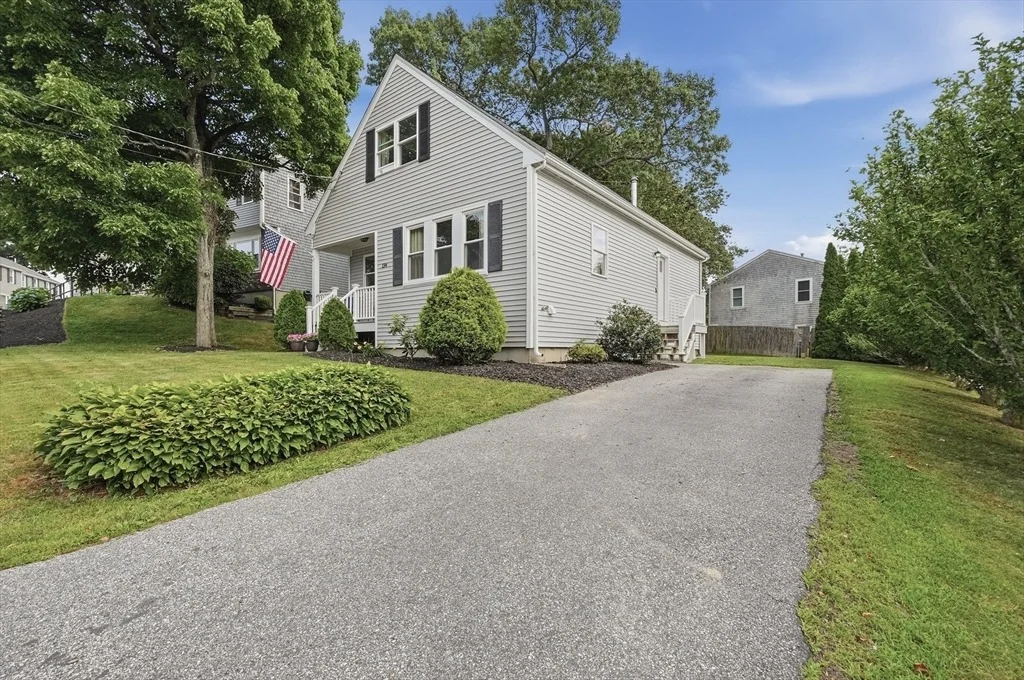 Photo of 134 Hathaway Commons Rd