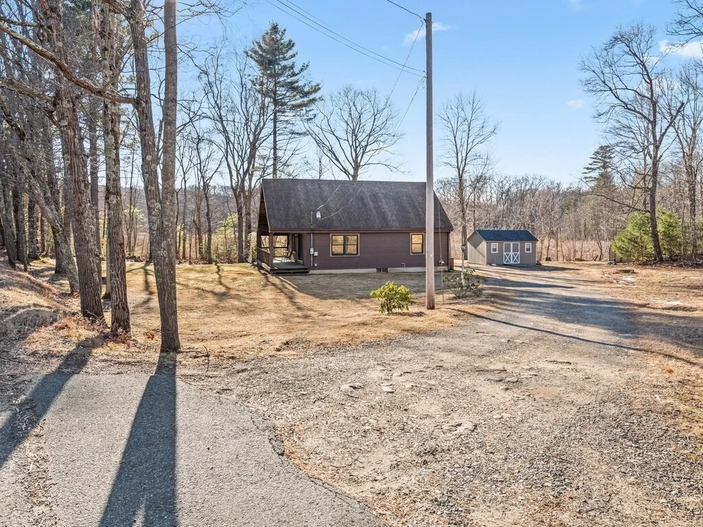 Photo of 281 Warren Rd