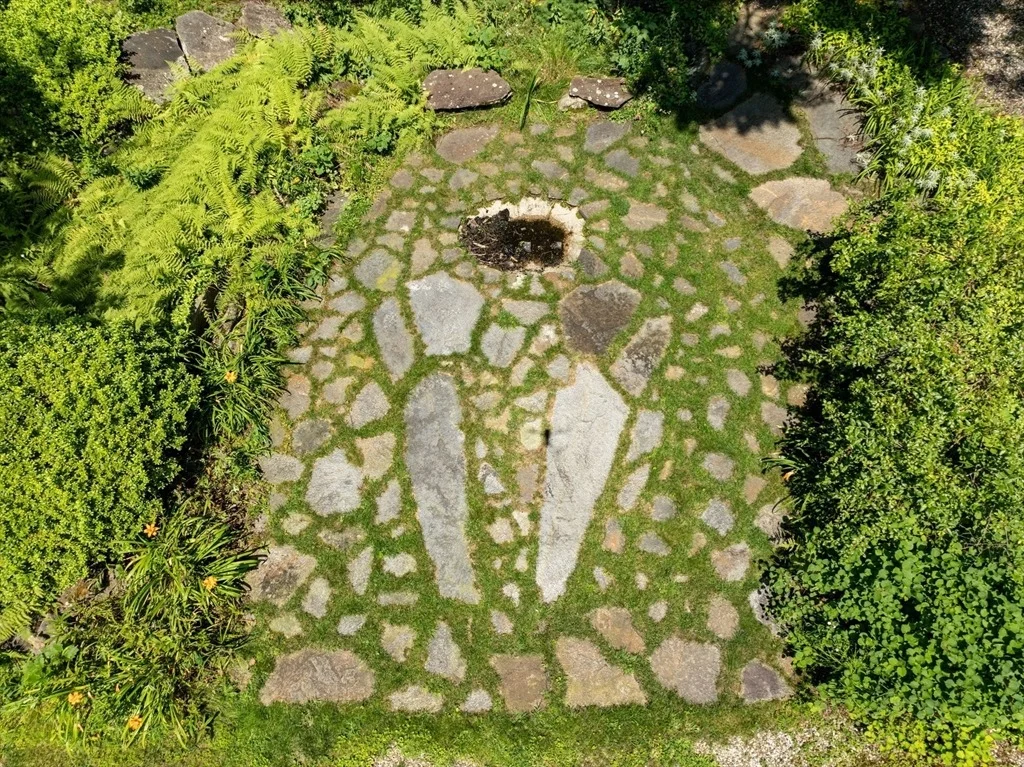 Photo of 32 Pond Hill Rd