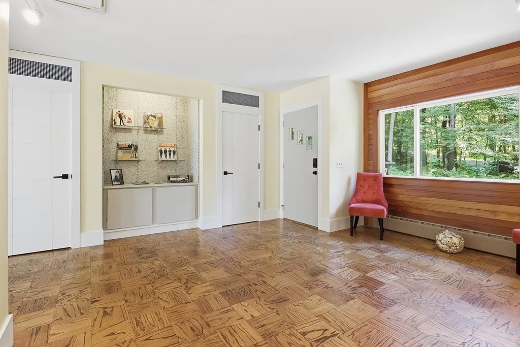 Photo of 131 Warren Ave