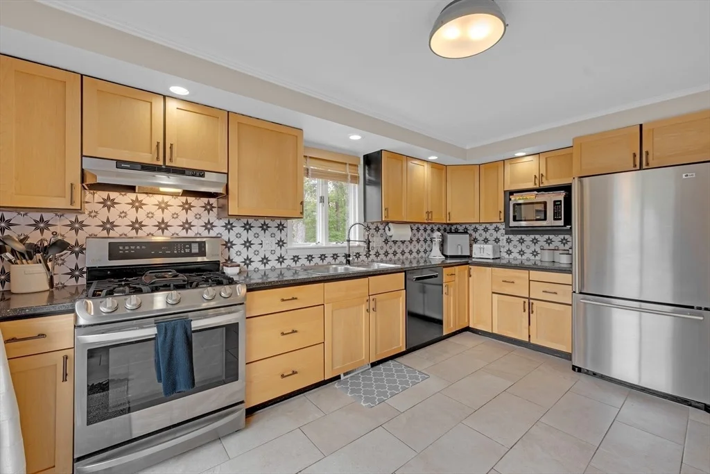 Photo of 28 Yale Dr
