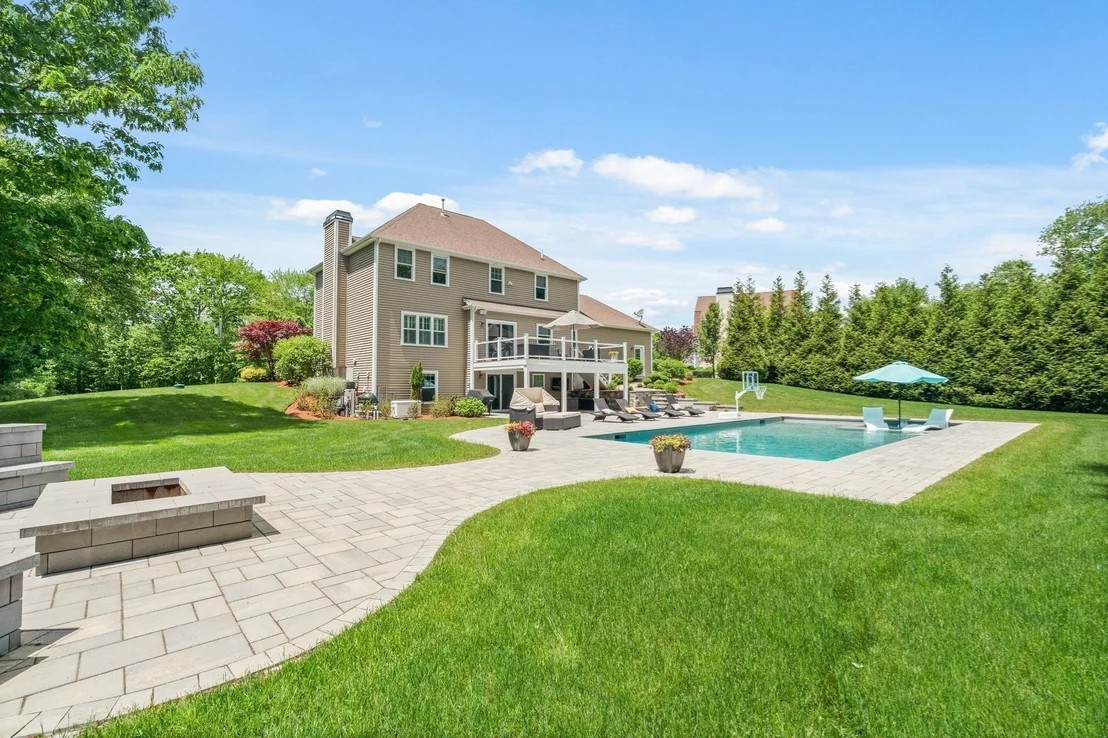 Photo of 5 Clinton Dr