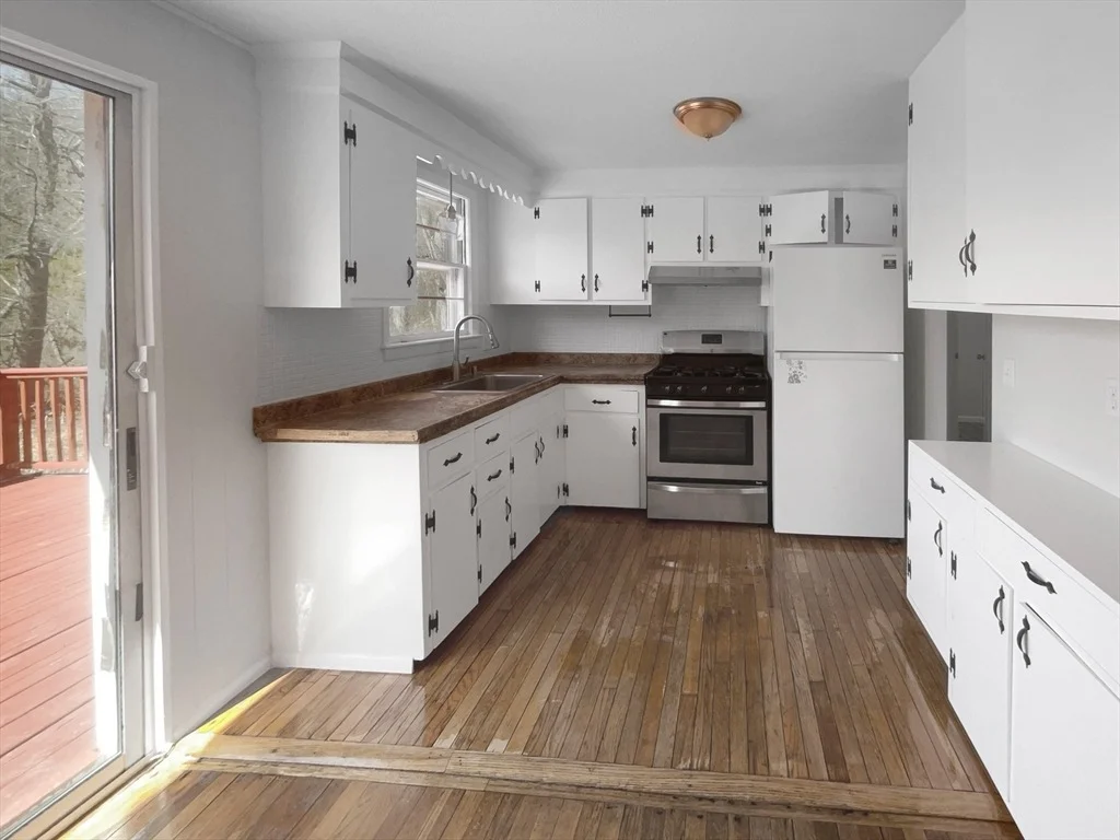 Photo of 14 Sandy Brook Rd