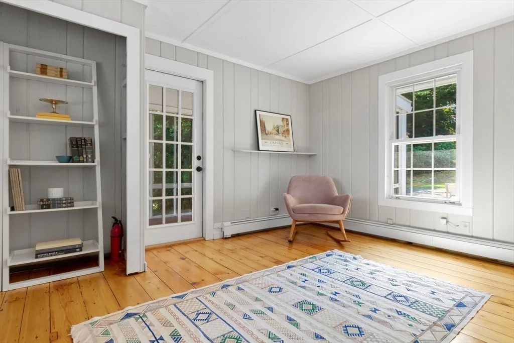 Photo of 6 Pew Ave
