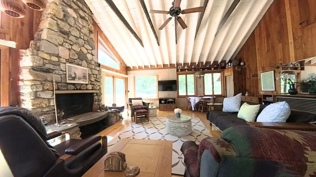 Photo of 32 Pond Hill Rd