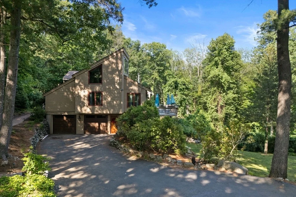 Photo of 7 Hilltop Ln