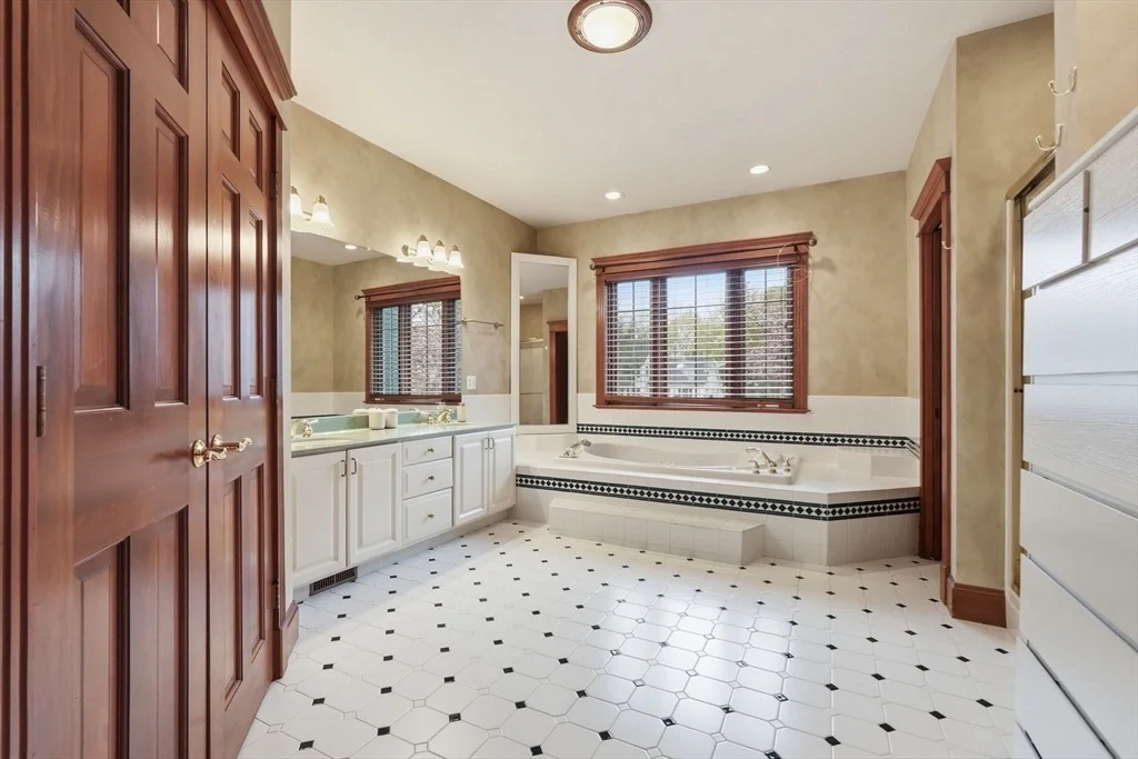 Photo of 42 Gary Dr