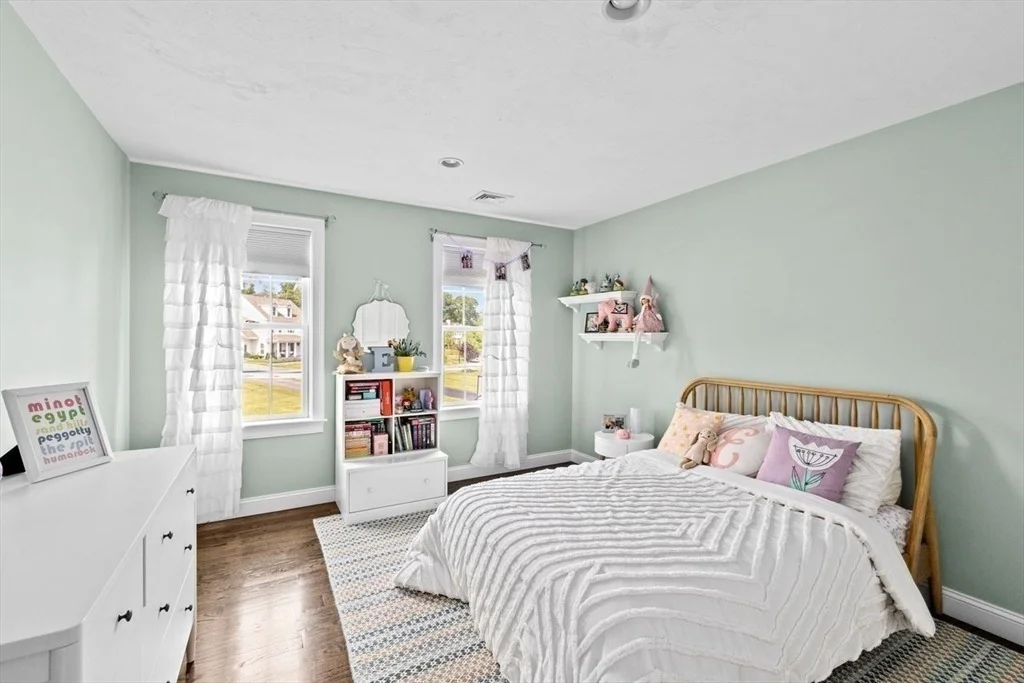 Photo of 10 Evangeline Dr