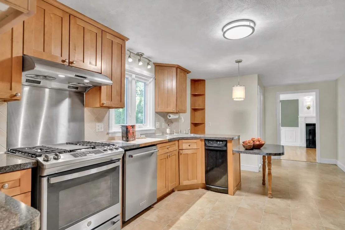 Photo of 8 Barry Dr