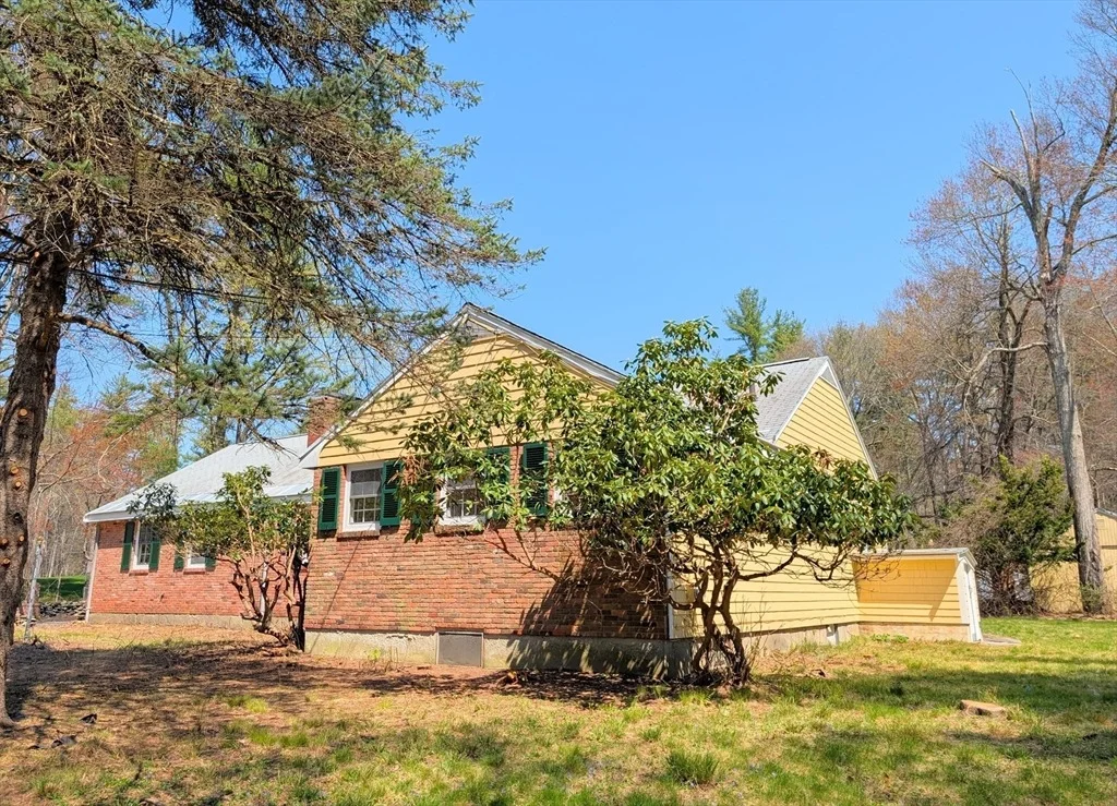 Photo of 168 Old Harvard Rd