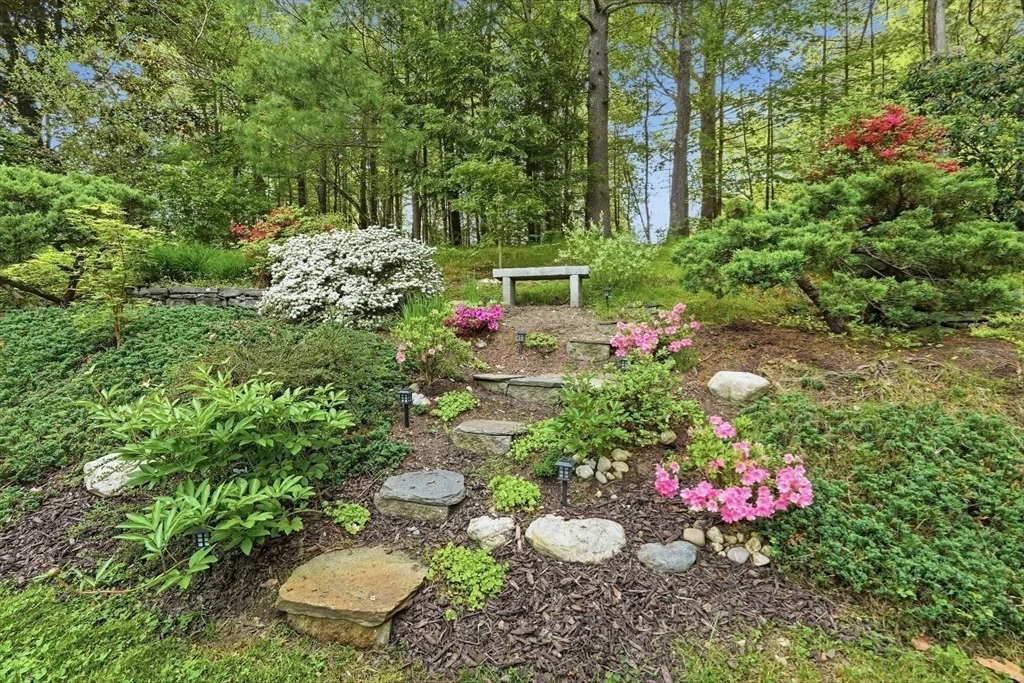 Photo of 87 Logtown Rd