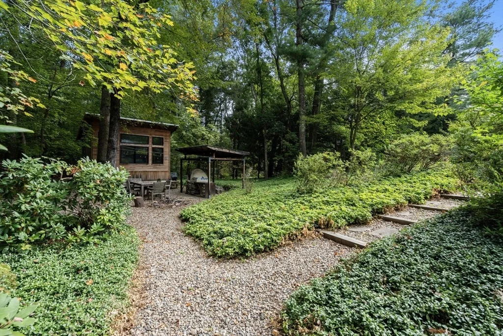Photo of 14 Tanbark Rd