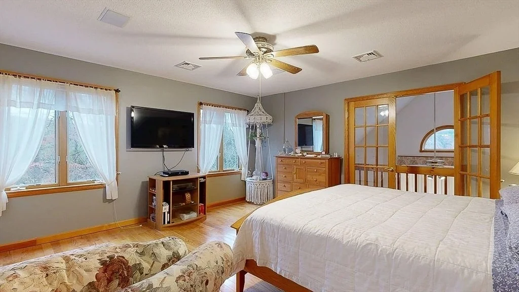 Photo of 51 Sheffield Dr