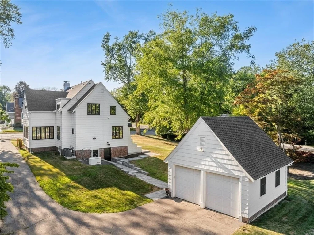 Photo of 8 Chilton Rd