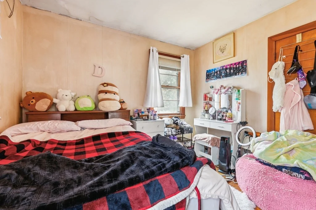 Photo of 33 Webster Ave