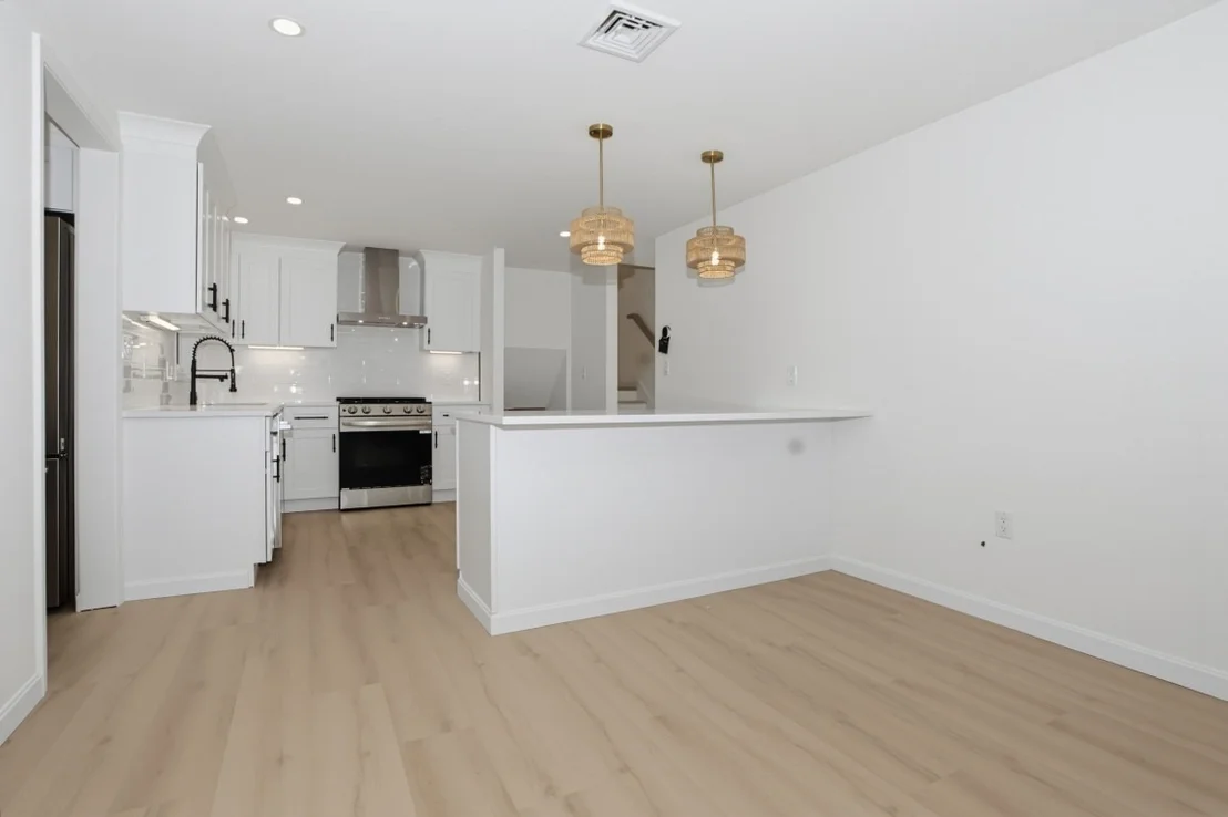 Photo of 33 Cheryl Ln