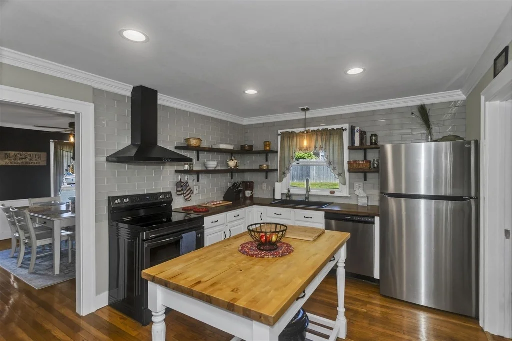 Photo of 138 Vining Hill Rd