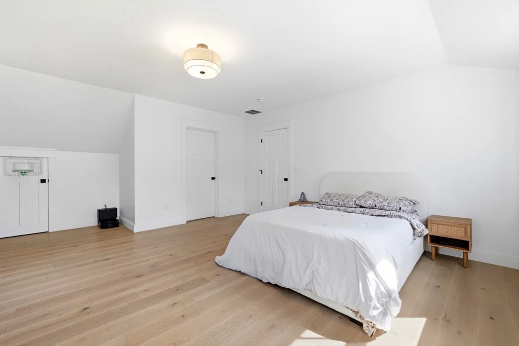 Photo of 112 Middle Rd