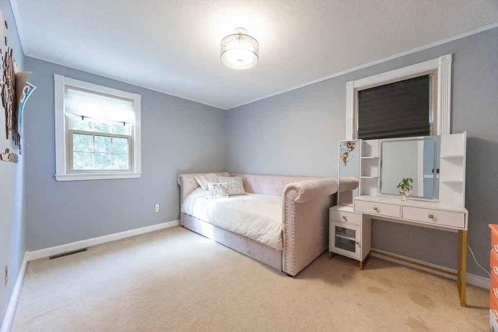 Photo of 23 Lexington Ln