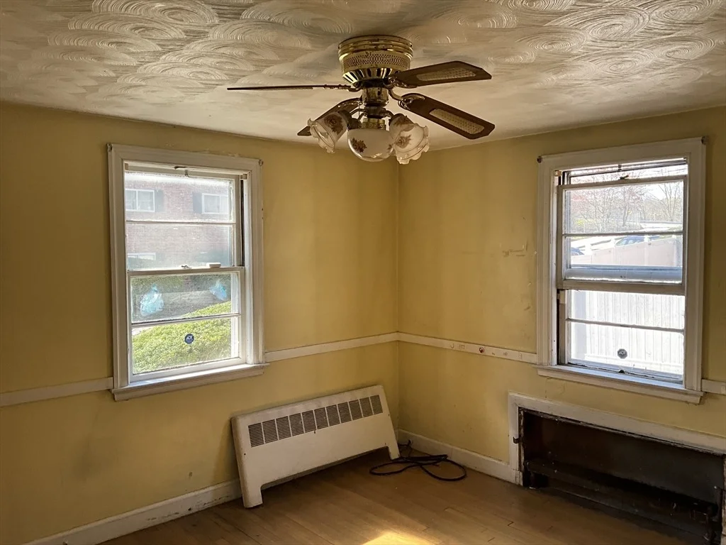 Photo of 14 Oakcrest Rd