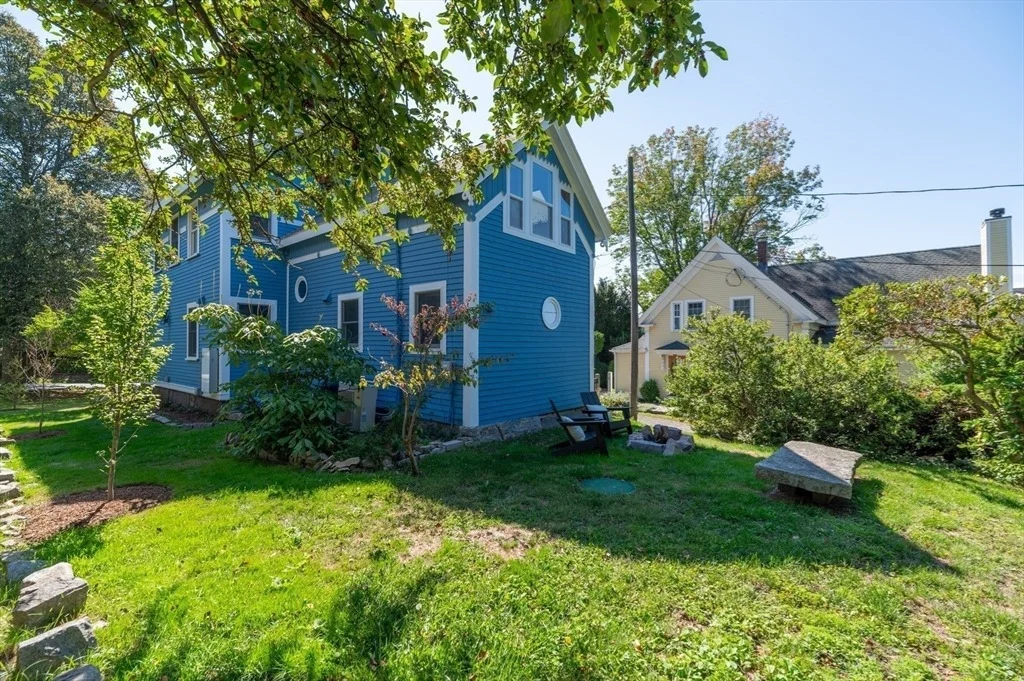Photo of 962 Washington St