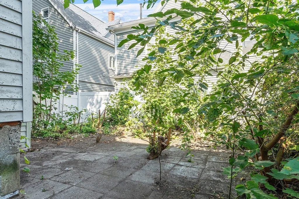 Photo of 824 Summer Street