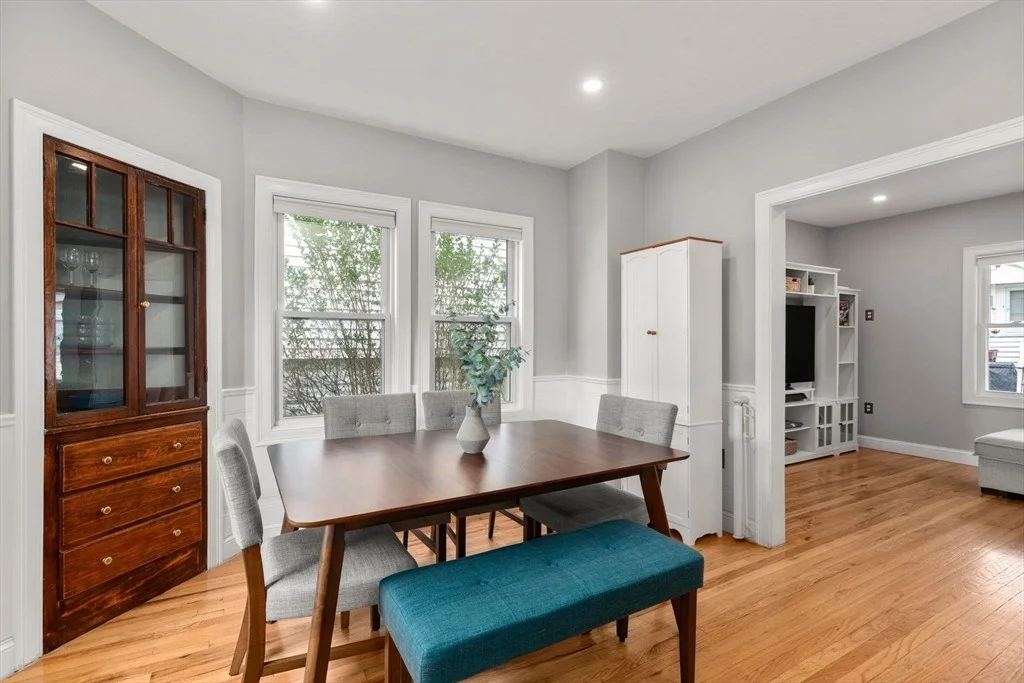 Photo of 48 Bettinson Ave