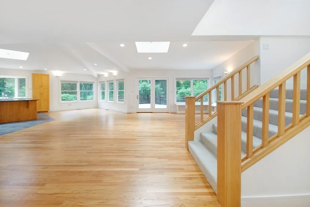 Photo of 297 Laws Brook Rd
