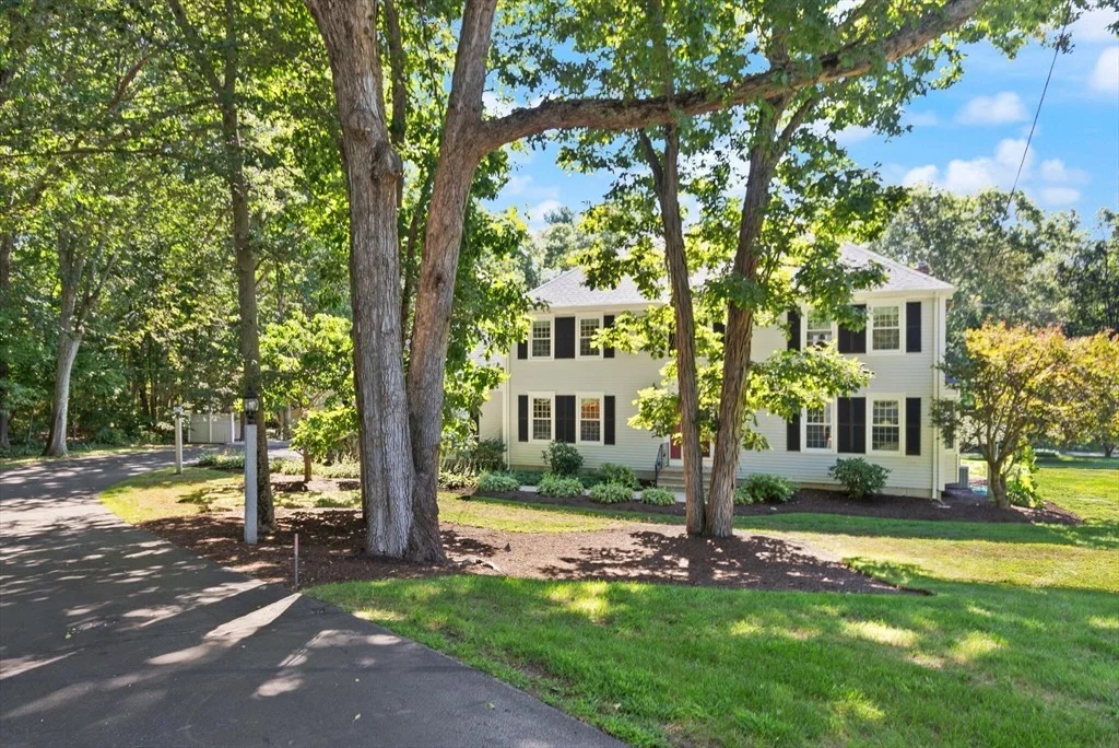 Photo of 9 Bogastow Circle