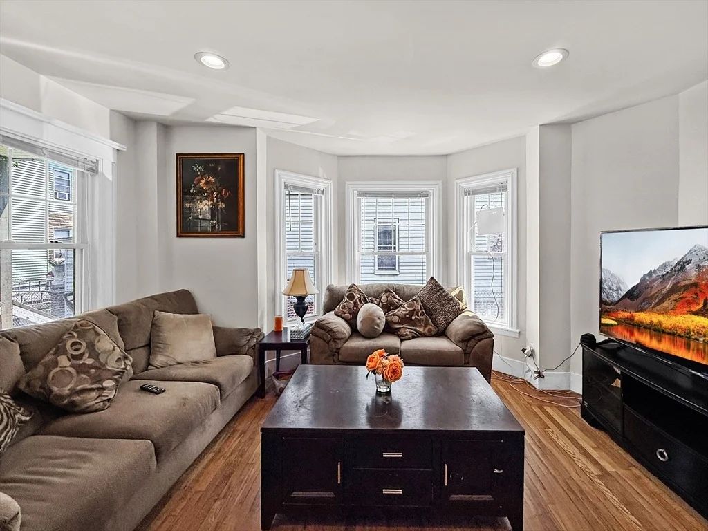 Photo of 76 Baldwin Ave