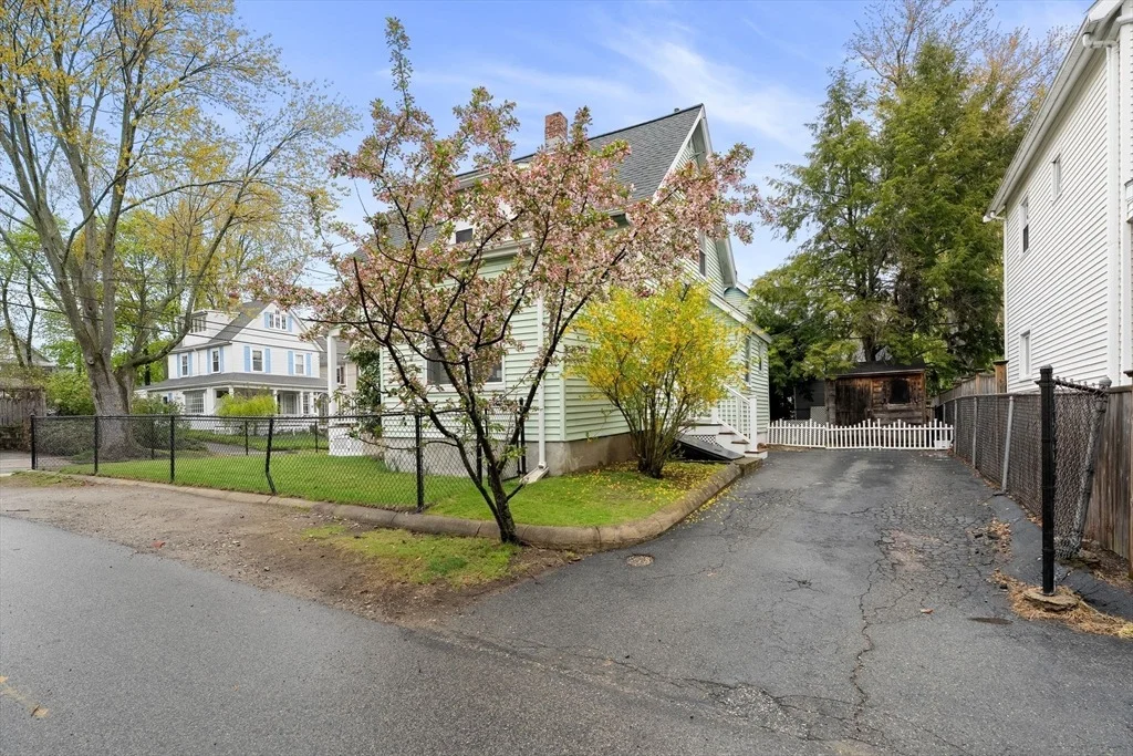 Photo of 53 Henderson St