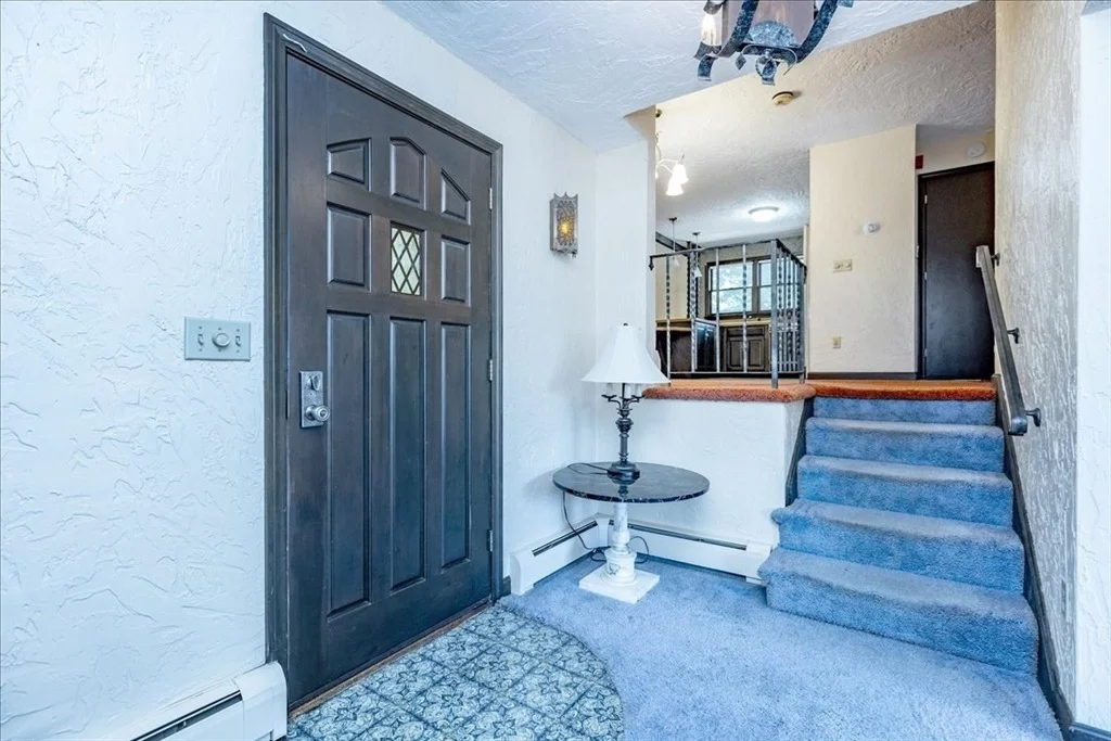 Photo of 43 Ledgewood Dr