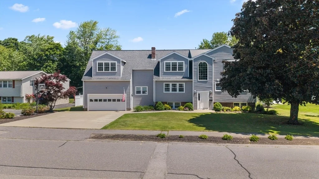 Photo of 7 Eaton Dr