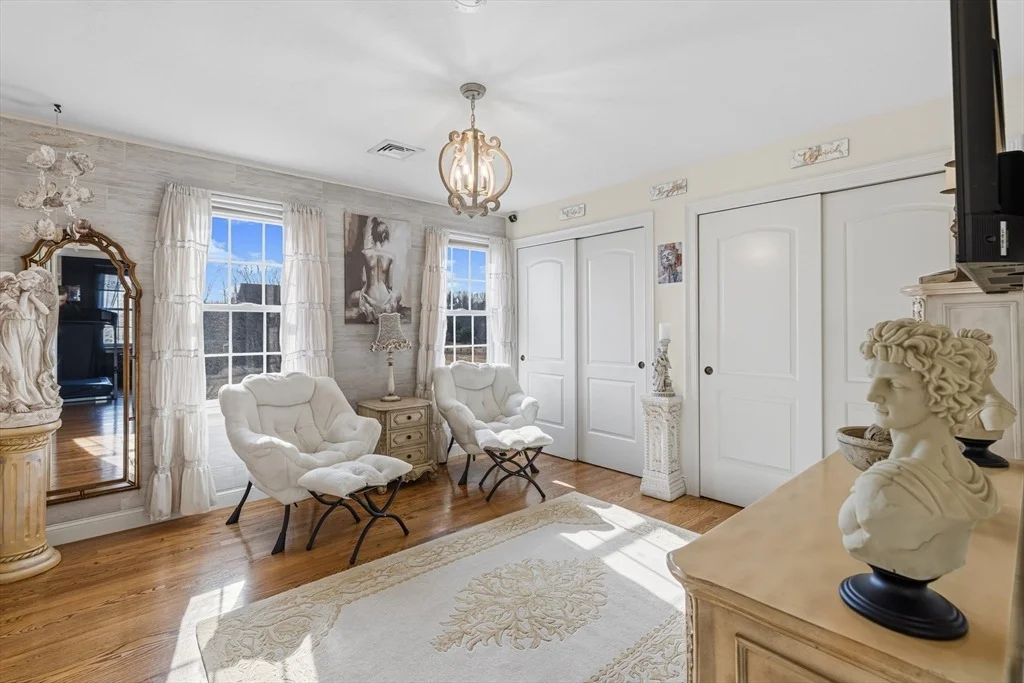 Photo of 6 Meadowlark Drive