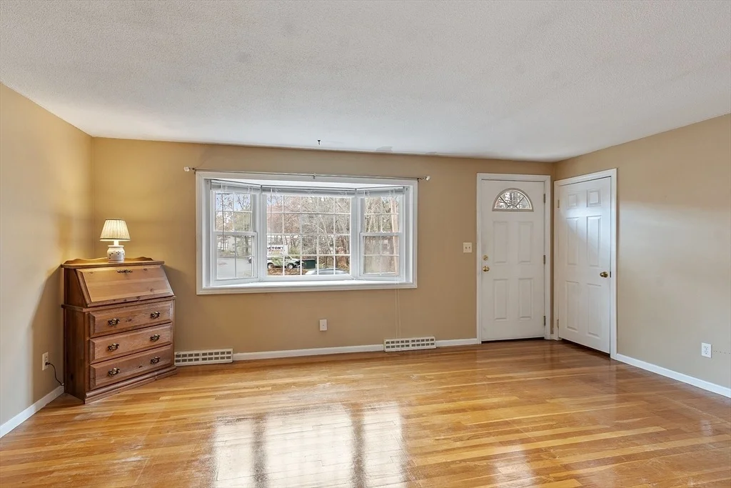 Photo of 927 Main St