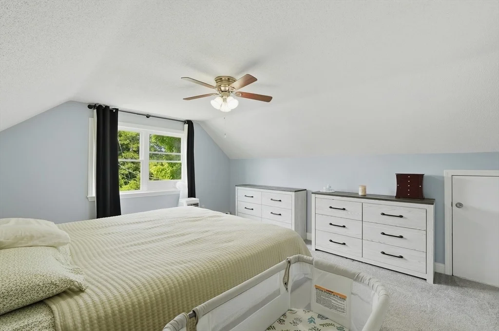 Photo of 134 Hathaway Commons Rd