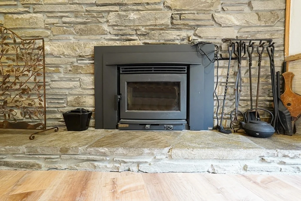 Photo of 17 Crowningshield Dr