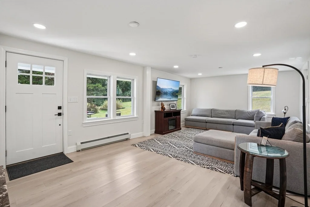 Photo of 44 Richardson Corner Rd