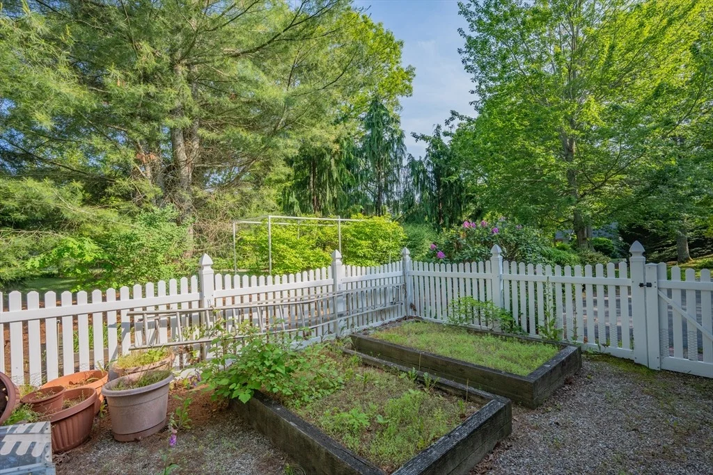Photo of 89 Cliff Pond Rd