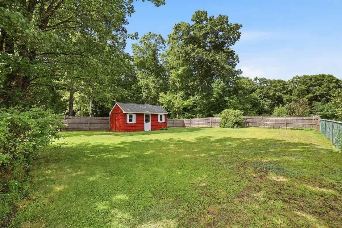 Photo of 425 River Road