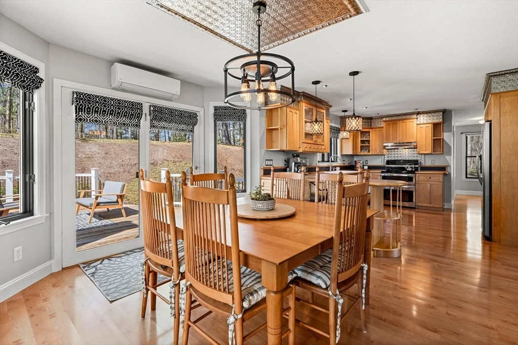 Photo of 39 Lovers Ln